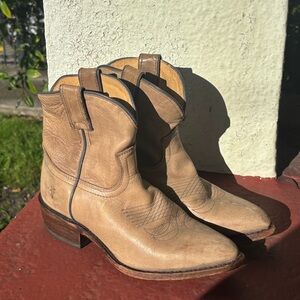 FRYE Billy Short Distressed Boots